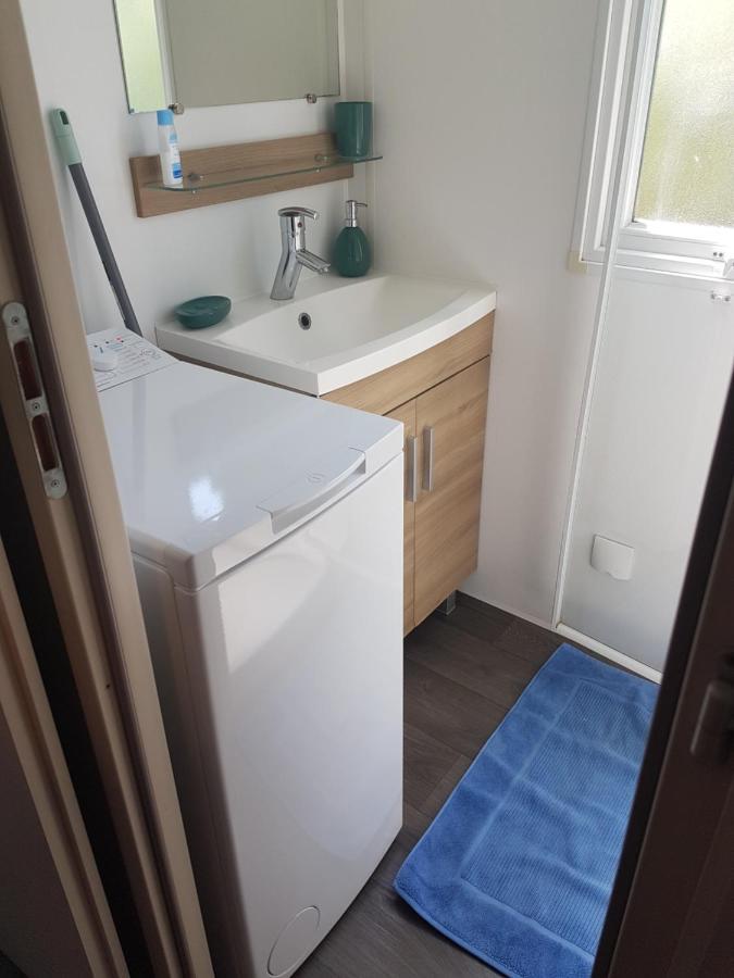 Frejus Tout Confort, Climatisation,Linge De Lit Et De Toilette, Coffre Fort, Ventilations Au Plafond Chambres Et Wifi Possible Exterior photo