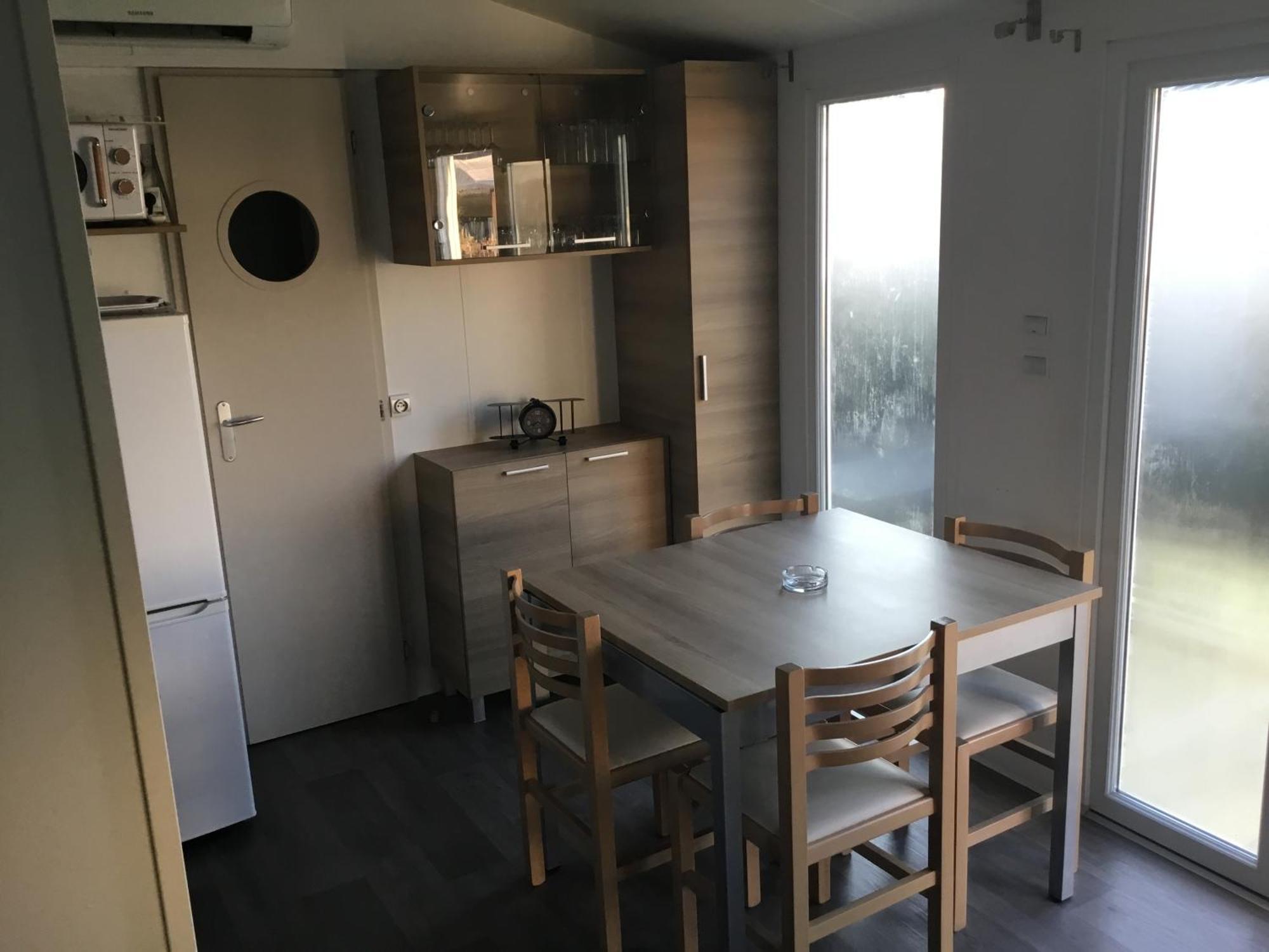 Frejus Tout Confort, Climatisation,Linge De Lit Et De Toilette, Coffre Fort, Ventilations Au Plafond Chambres Et Wifi Possible Exterior photo