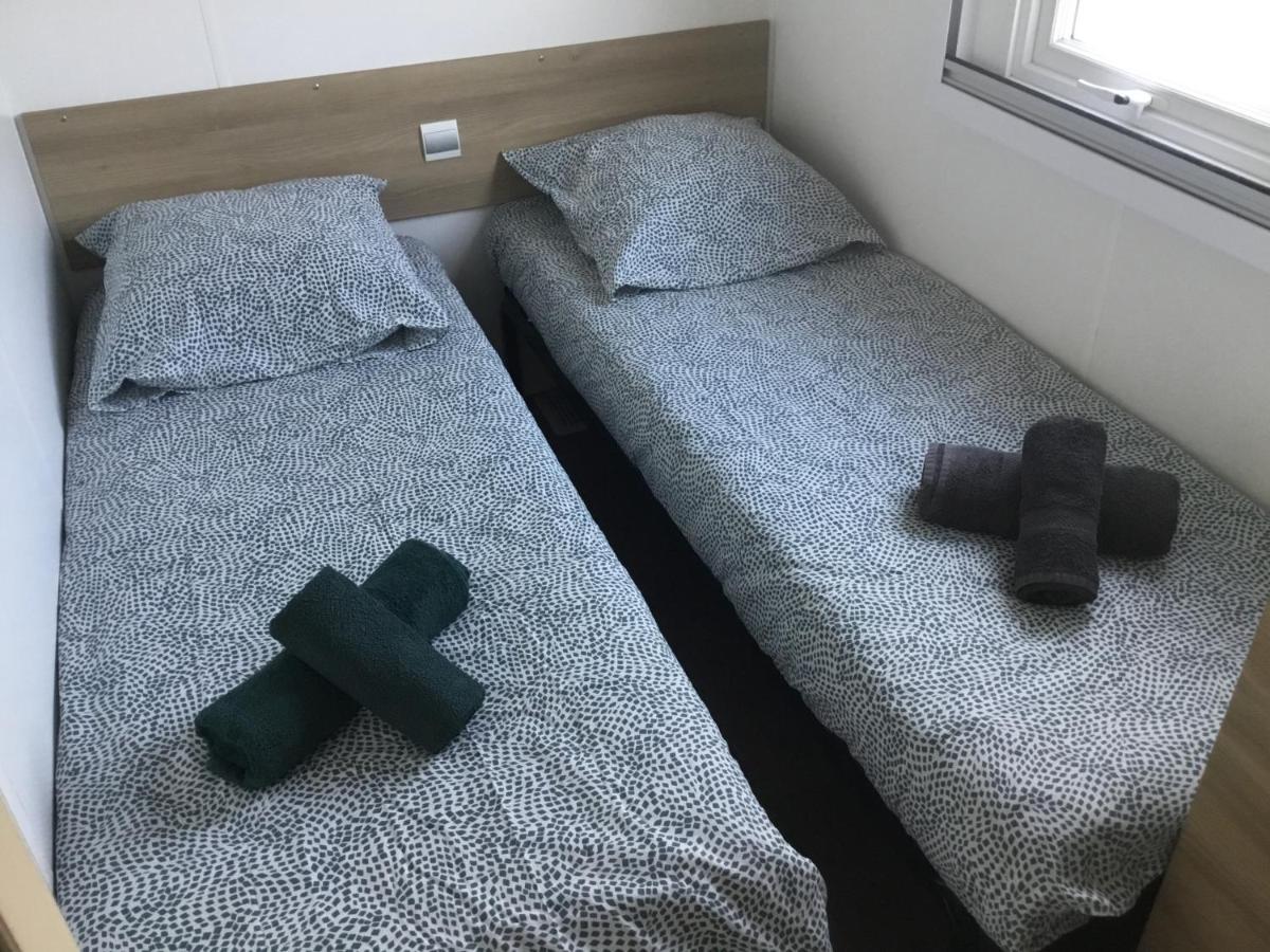 Frejus Tout Confort, Climatisation,Linge De Lit Et De Toilette, Coffre Fort, Ventilations Au Plafond Chambres Et Wifi Possible Exterior photo
