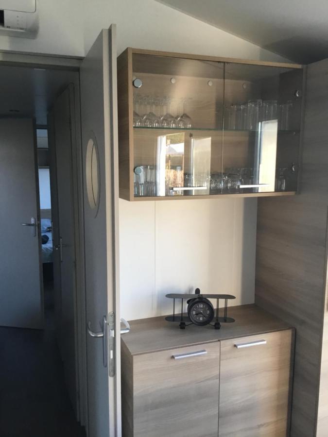Frejus Tout Confort, Climatisation,Linge De Lit Et De Toilette, Coffre Fort, Ventilations Au Plafond Chambres Et Wifi Possible Exterior photo