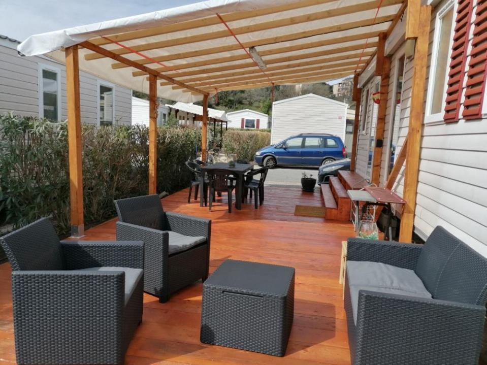 Frejus Tout Confort, Climatisation,Linge De Lit Et De Toilette, Coffre Fort, Ventilations Au Plafond Chambres Et Wifi Possible Exterior photo