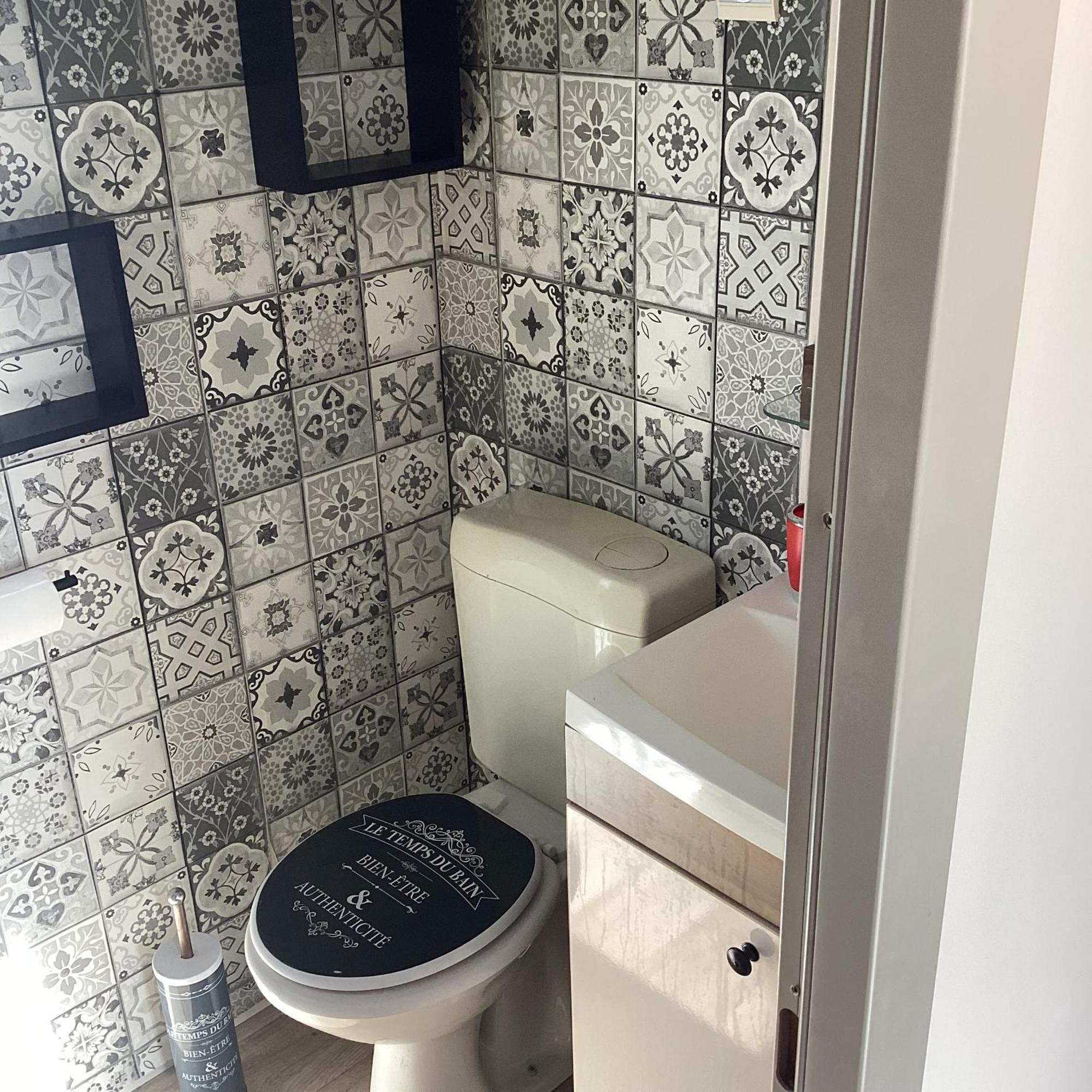 Frejus Tout Confort, Climatisation,Linge De Lit Et De Toilette, Coffre Fort, Ventilations Au Plafond Chambres Et Wifi Possible Exterior photo